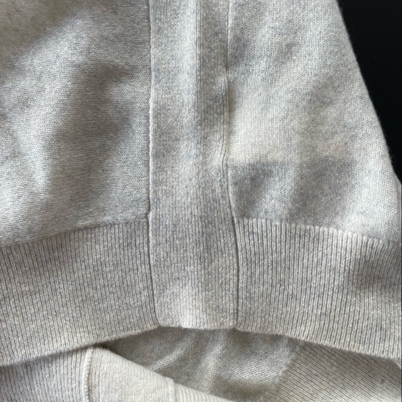 Club Monaco Cashmere Cowl sweater! Never Worn - Picture 8 of 11